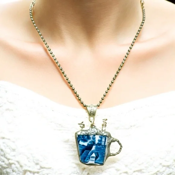 Blue Willow China Cappuccino Pendant With Artisan Silver Detailing & Ball Chain - Picture 4 of 15